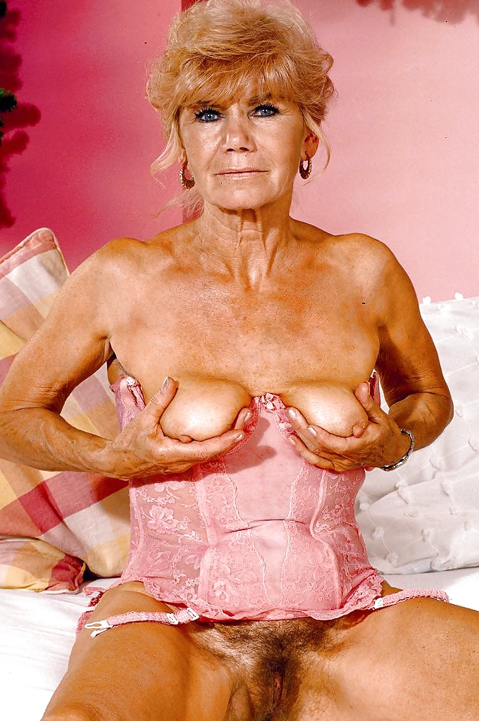 Sexy Granny Flossie 79 Immagini