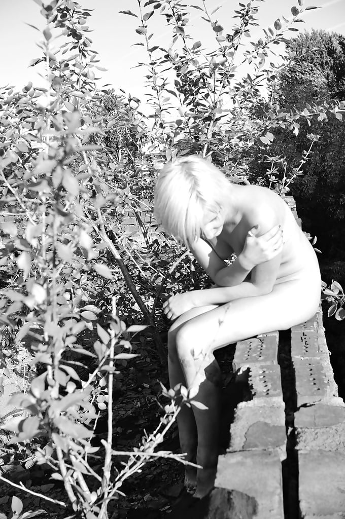 XXX amateur breasts cunts nude bikini teens 2