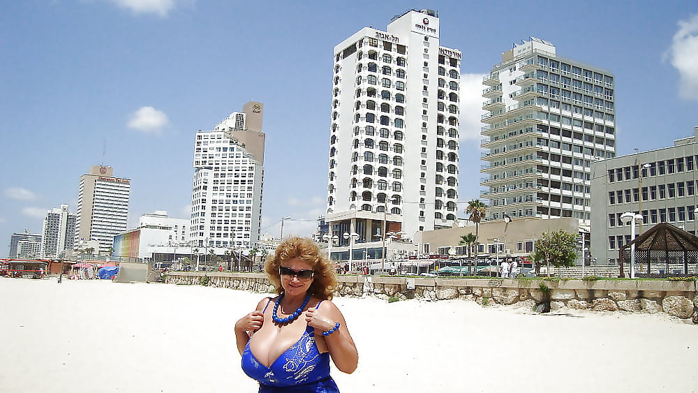 XXX Random Huge Tits VII