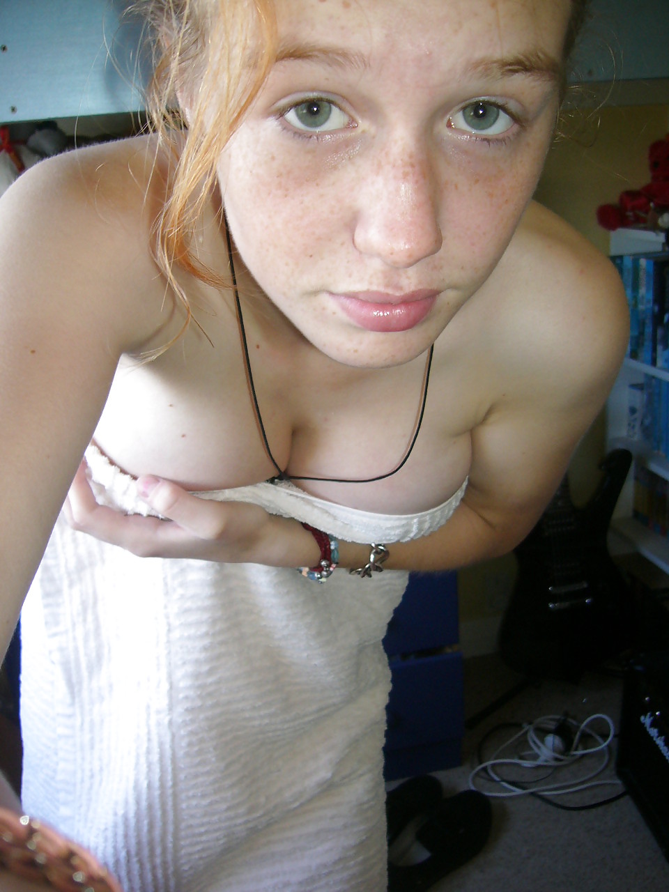 XXX Cute Readhead Teen Selfpics