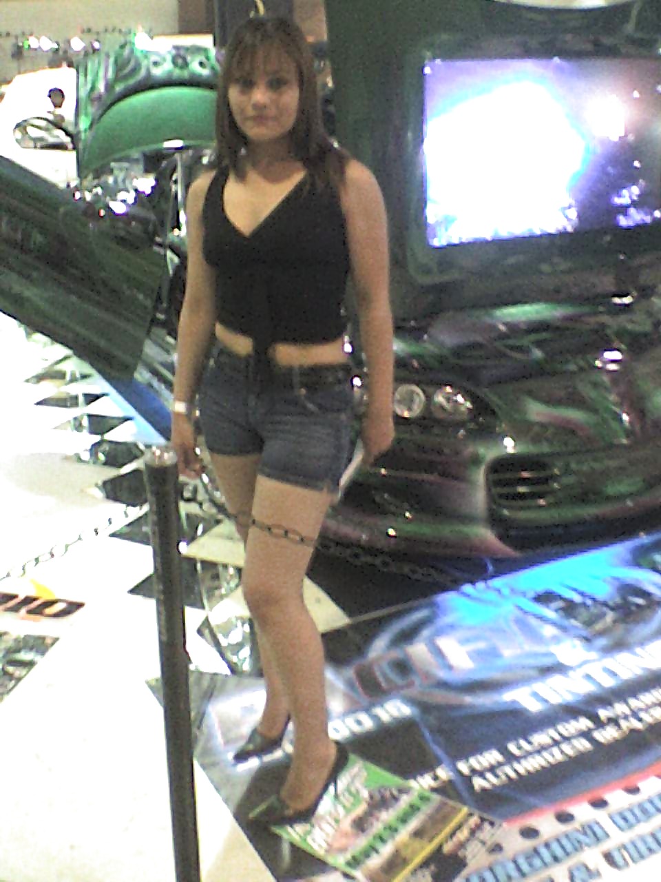 XXX carshow girls