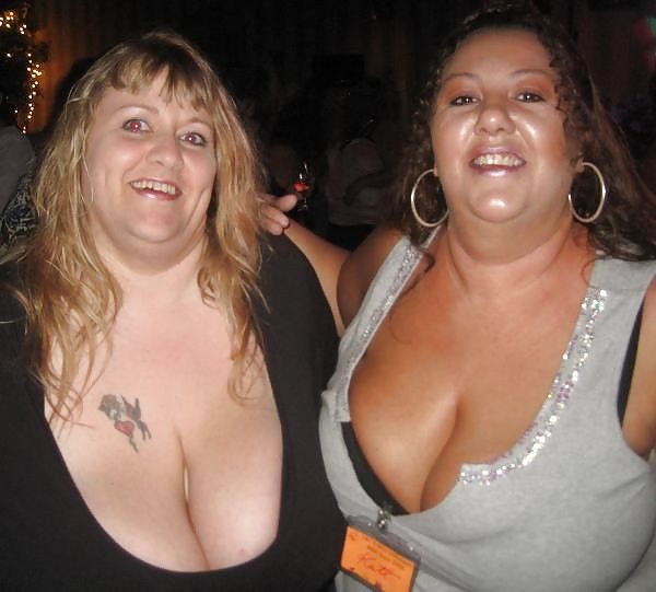 XXX Bbw cleavage (NN)