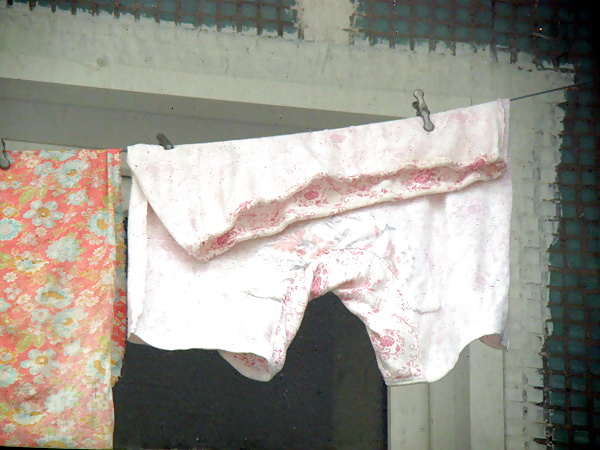 XXX Knickers and panties on a clothesline! Amateur!