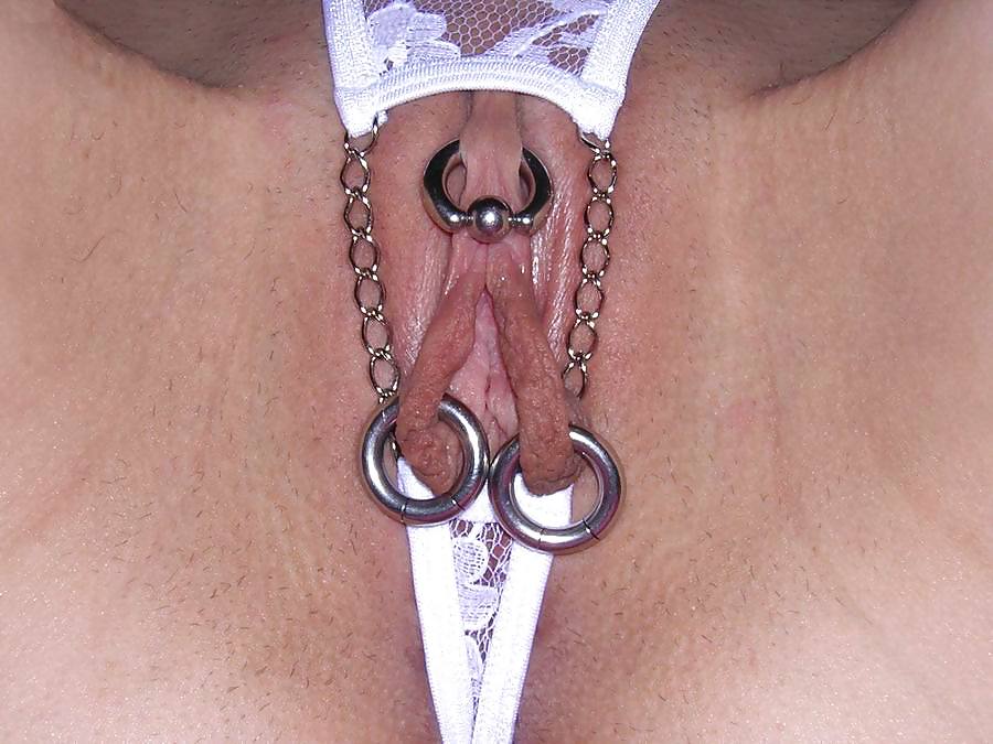 XXX pierced pussy II