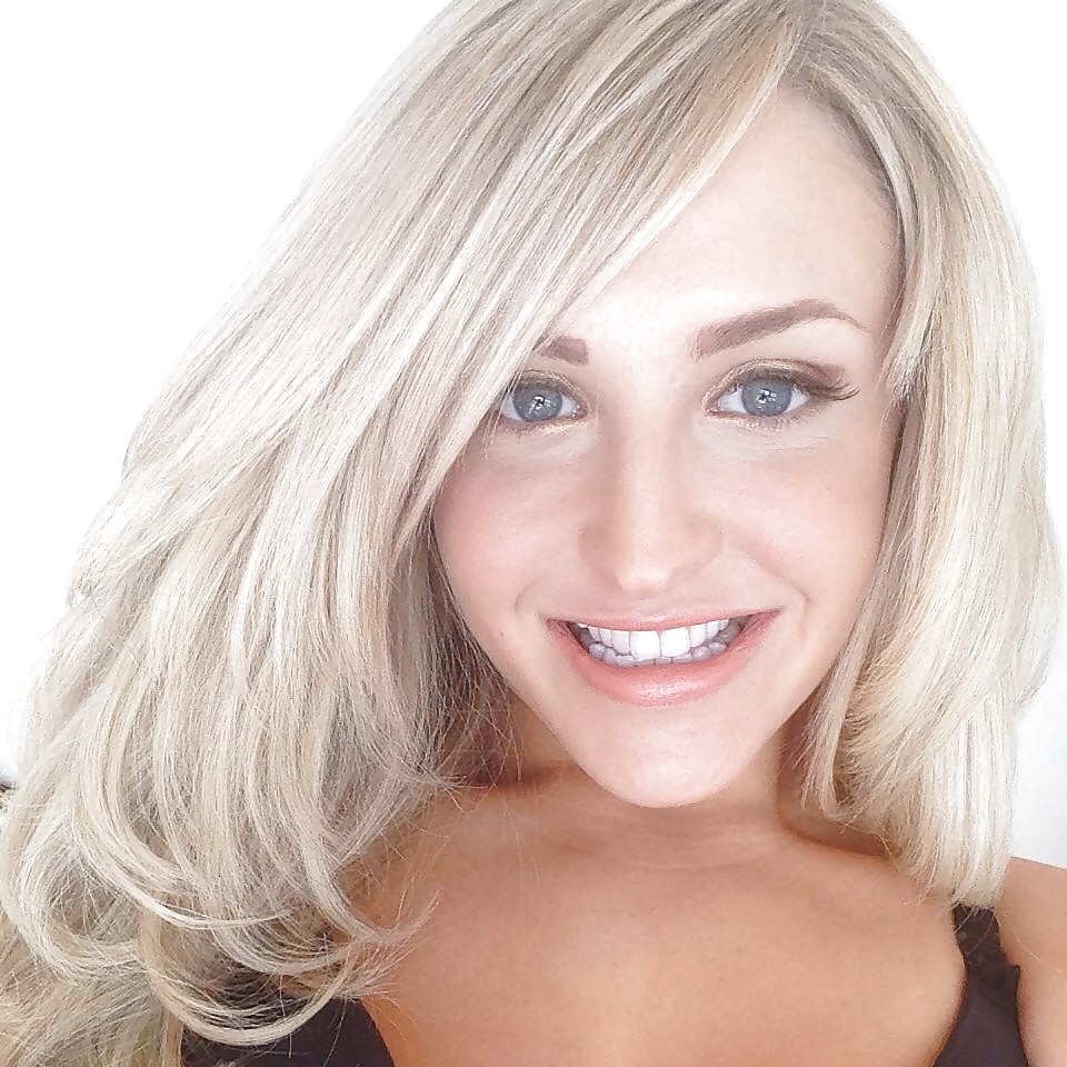 XXX Heavenly bodied bimbo slut