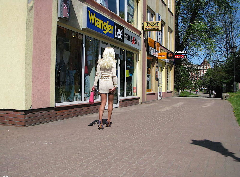 Stalking Polenfrauen in NRW - 62 Photos 
