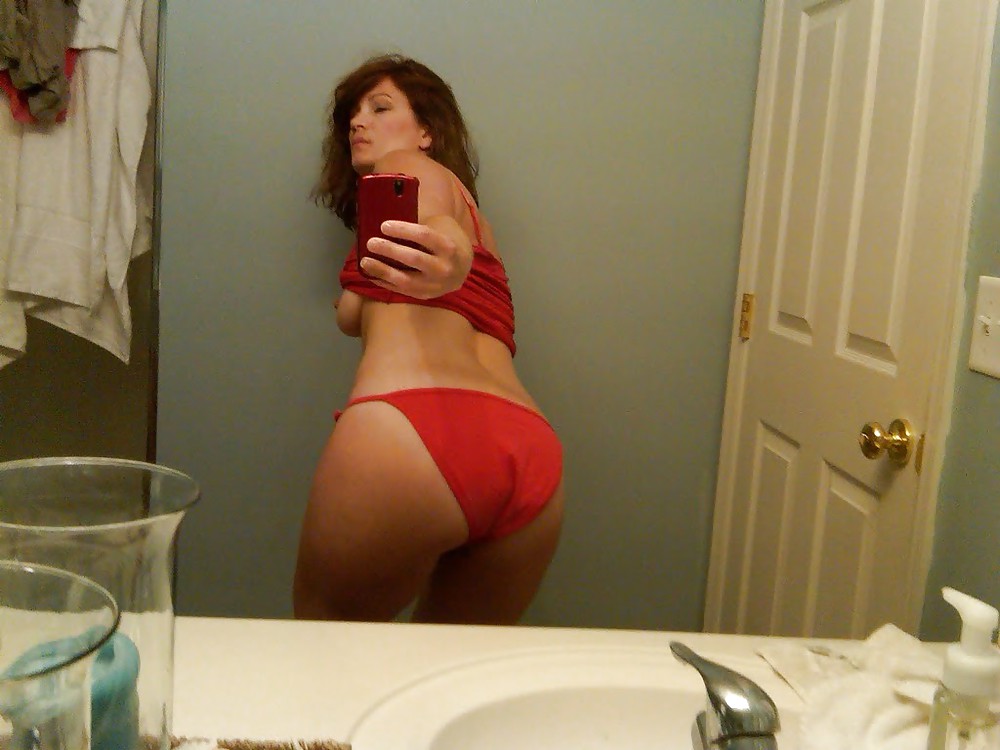 XXX sexy milf's selfshots