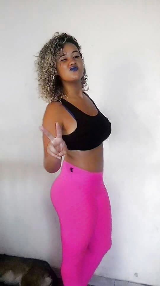 XXX latinas joven babes cleavage big tits