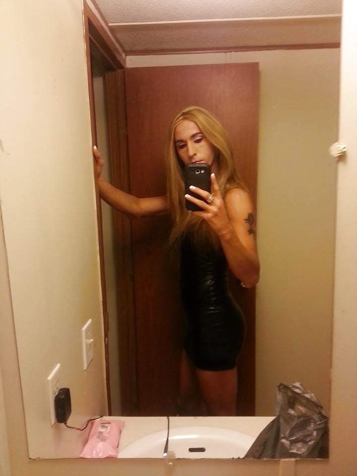 Insta babe jovigirl dressed in leather