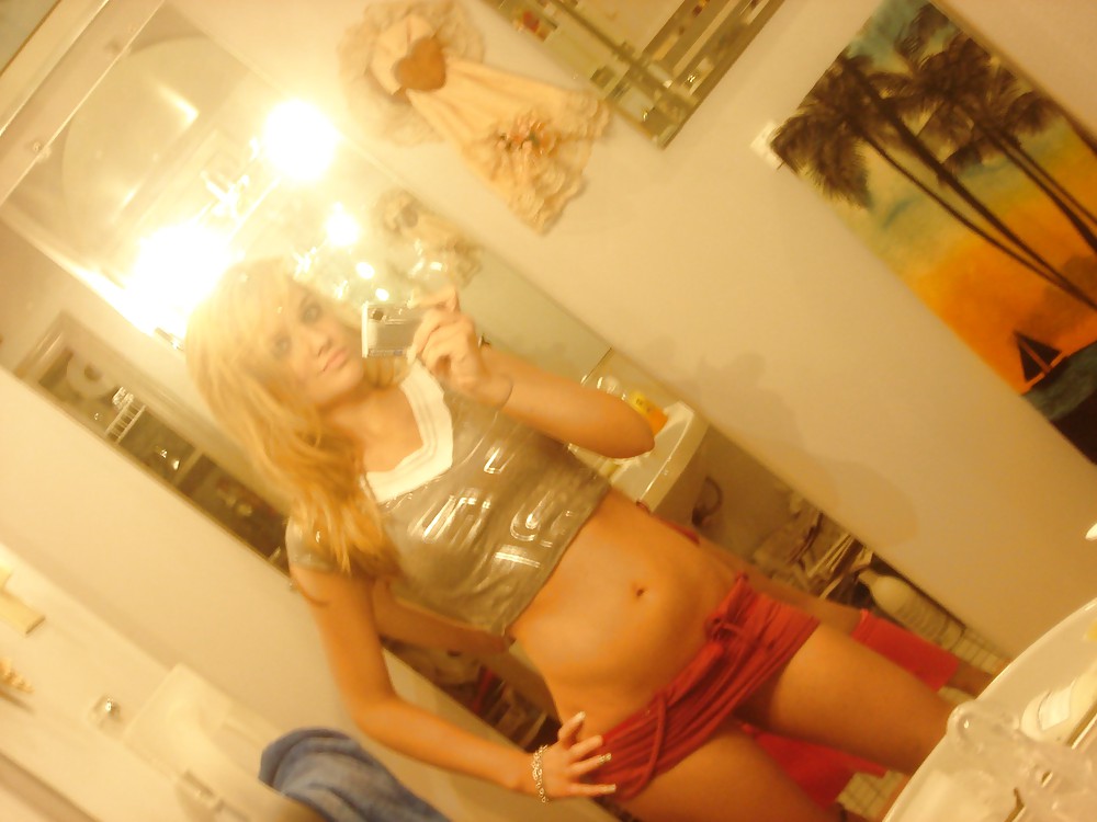 XXX Busty Blonde Self Shot Teenie