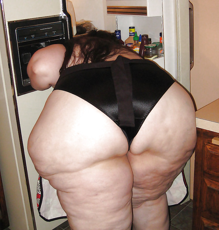XXX BIG Round & FAT Asses in the Kitchen! #1