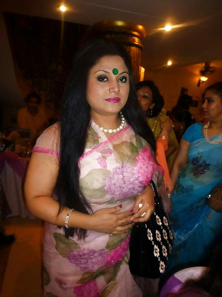 XXX Bangladeshi Aunty