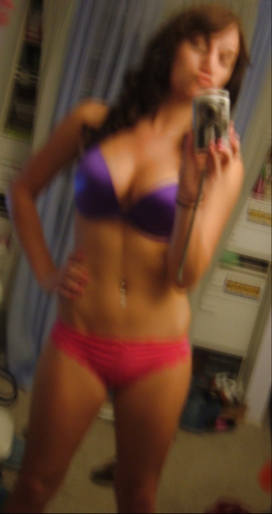 XXX Priscilla Selfshots