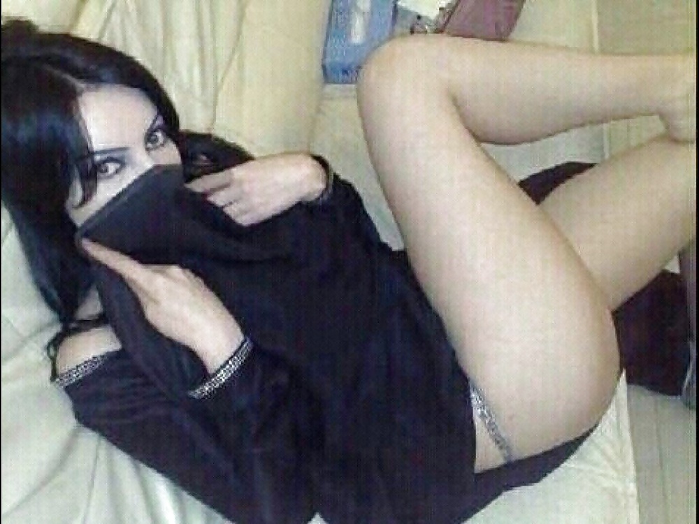 XXX collection of arab big boobs, big ass, hijab and high heels