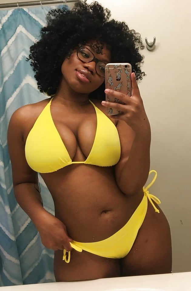 LuvmeSumcurves - 22 Photos 