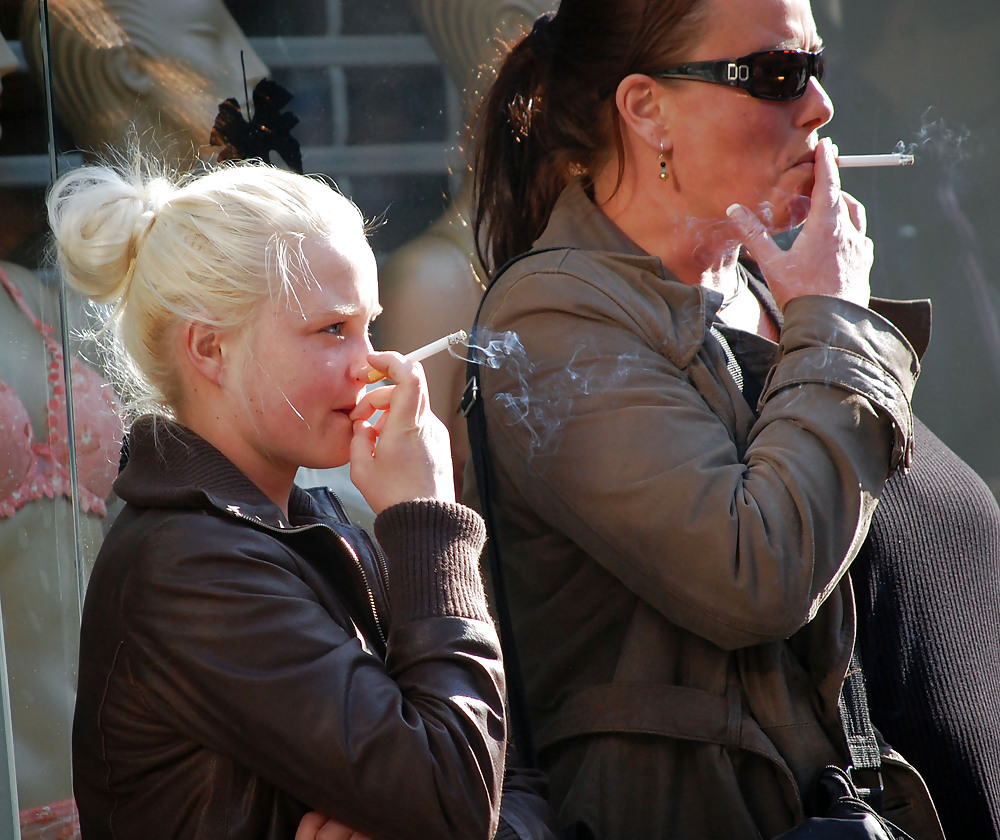 XXX Mothers and Daughters Smoking
