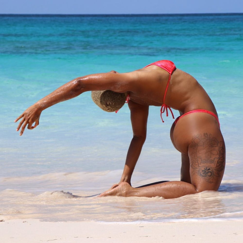 Nude alex kaufmann Yoga with