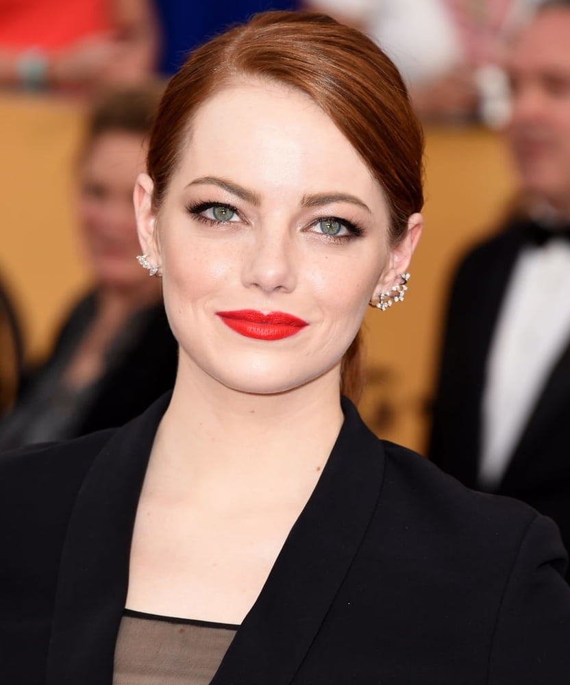 Sexy Celebs With Their Bright Red Lips - 22 Photos 