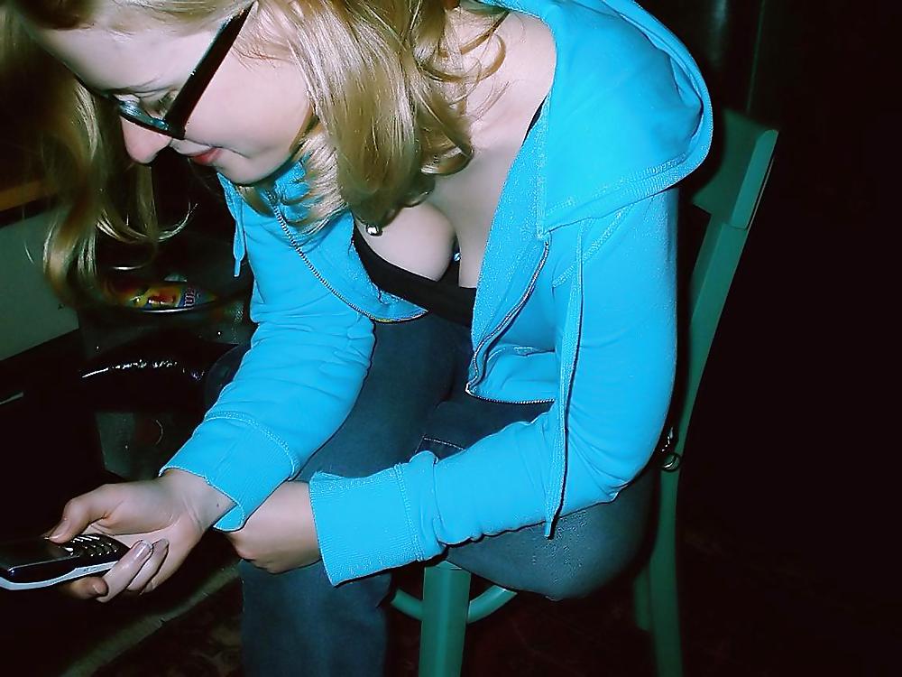 XXX BLONDE AMATEUR IS HORNY