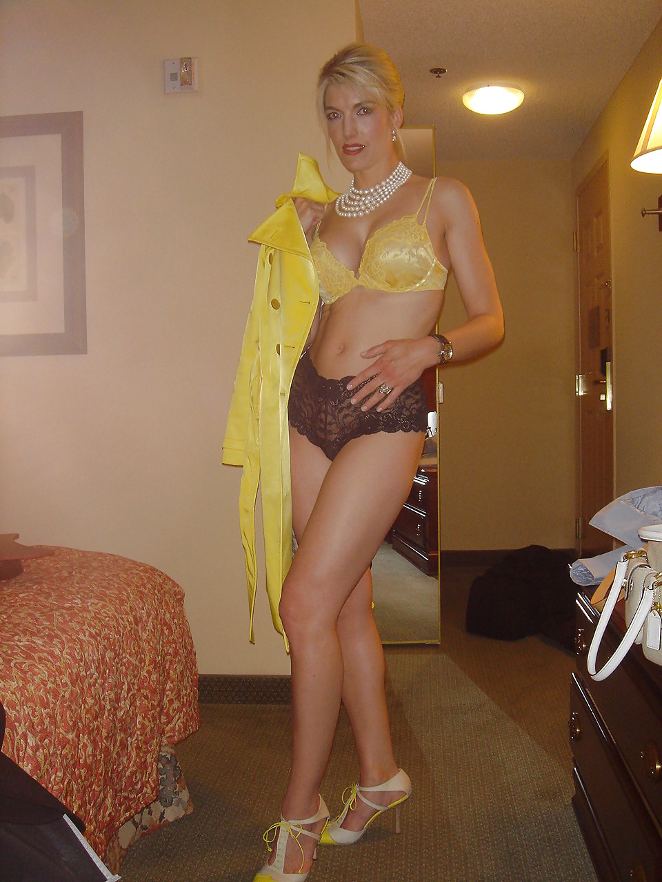 XXX LUXUS WIFE I