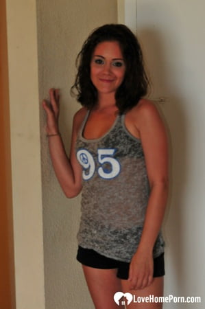 sisters friend came over for a fucking session         