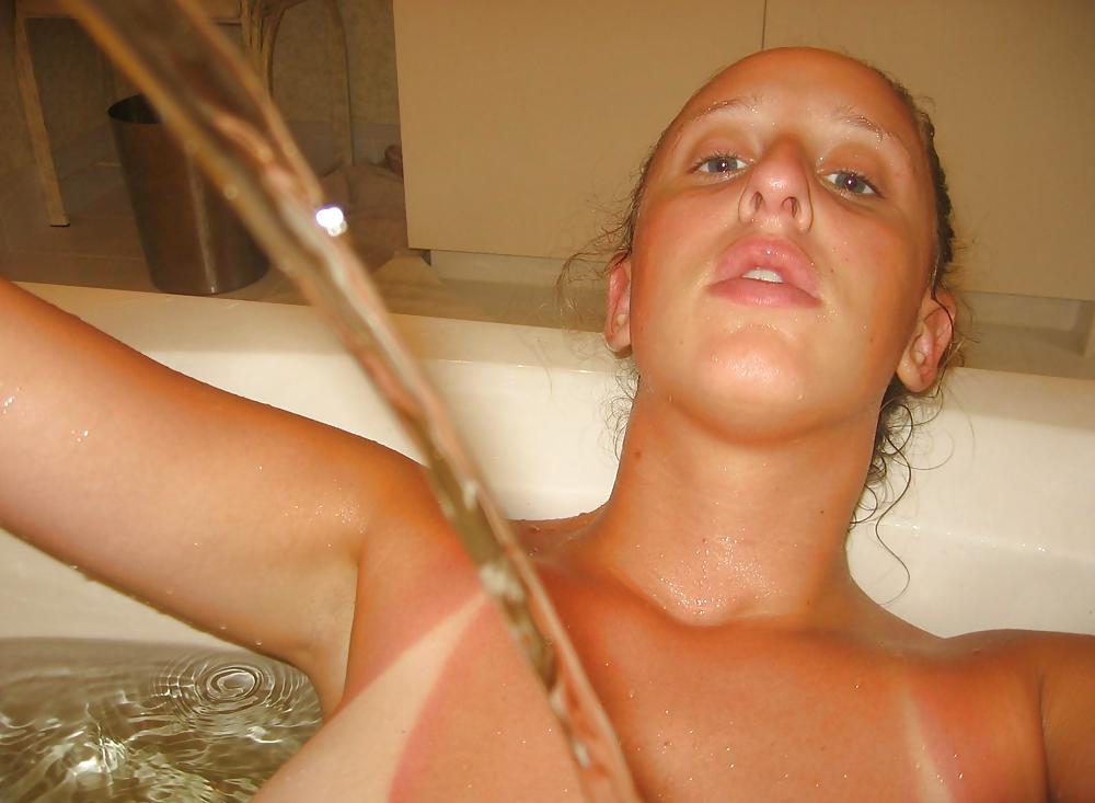 XXX Really Hot Busty Blond Amateur Self Pic