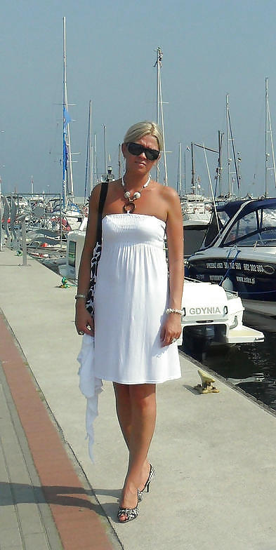 XXX hotlegs-5