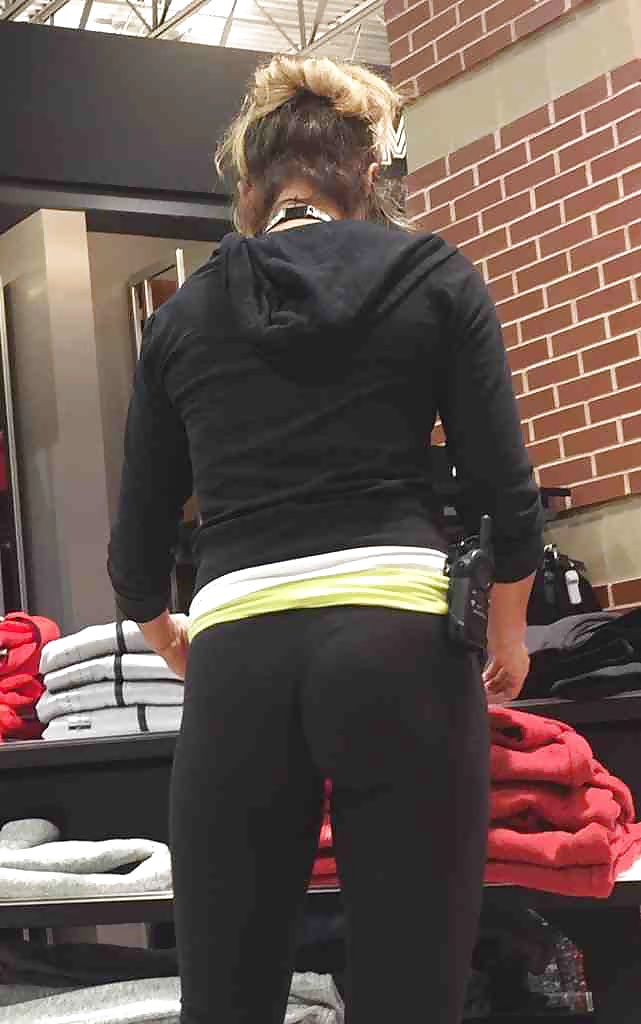 XXX Tight ass in leggings