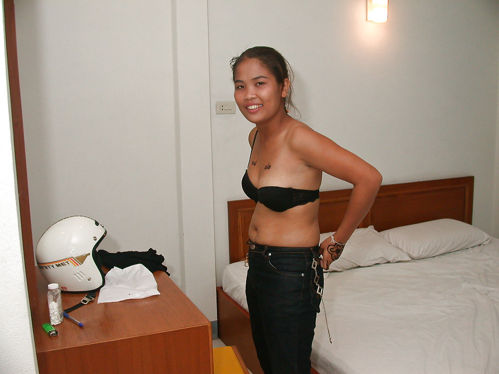 XXX LITTLE PATTAYA SLUT IN HOTEL