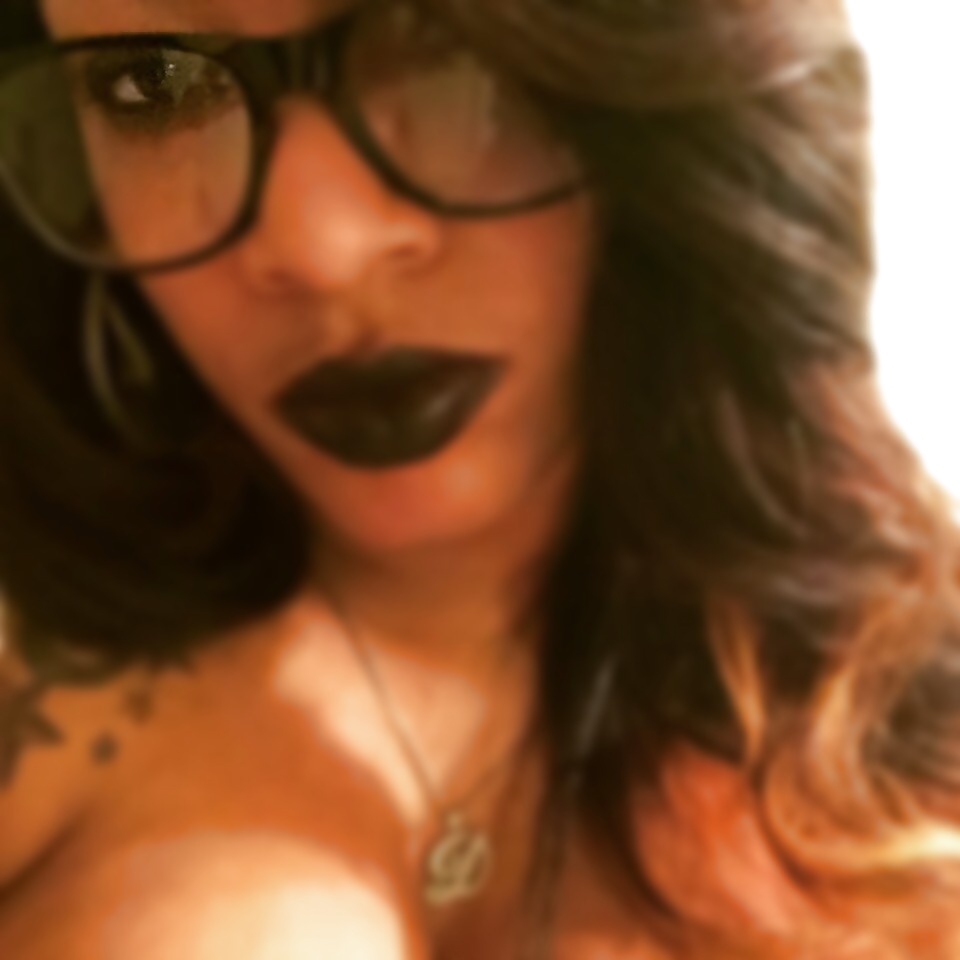 XXX I WANNA FUCK A WOMAN WHILE HER GLASSES STILL ON