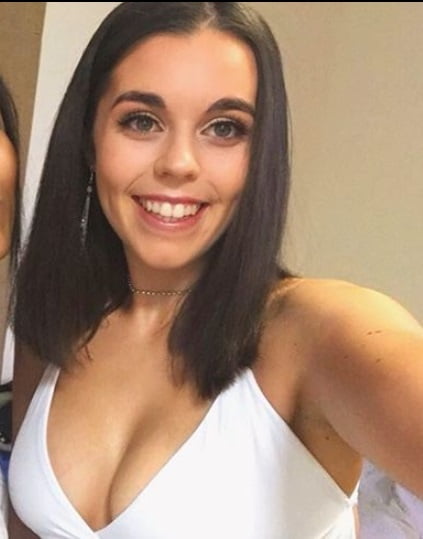 Sexy young 20 yo with new big boobs she likes to show off - 20 Photos 