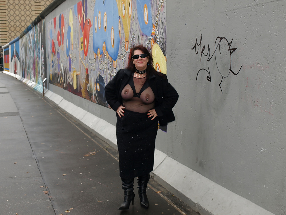 XXX Mature BBW slutwife showing off in Berlin...