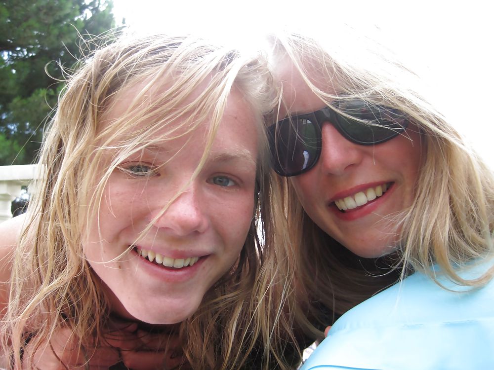 XXX Teengirls in the pool