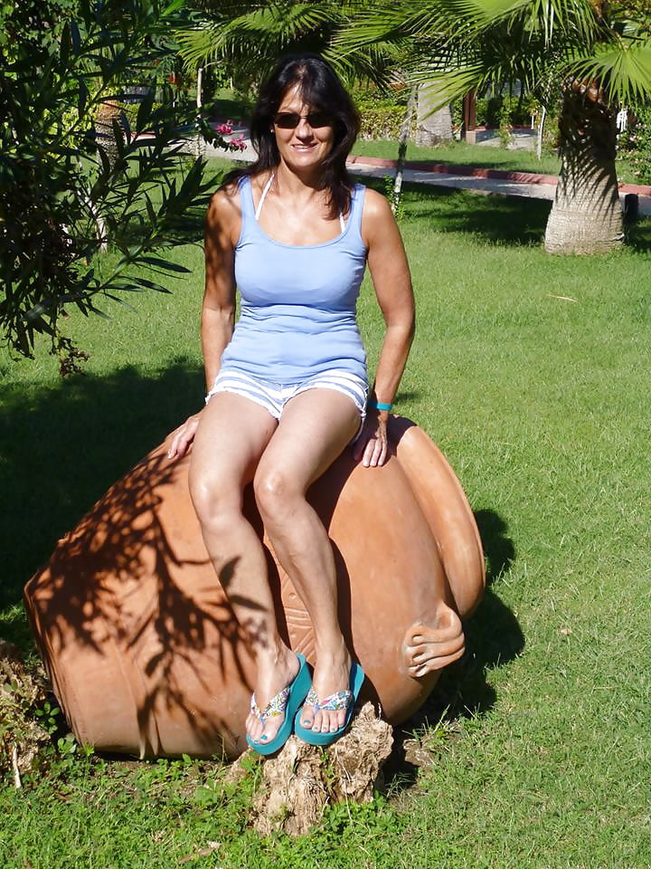 XXX which one would you fuck ? Please comment