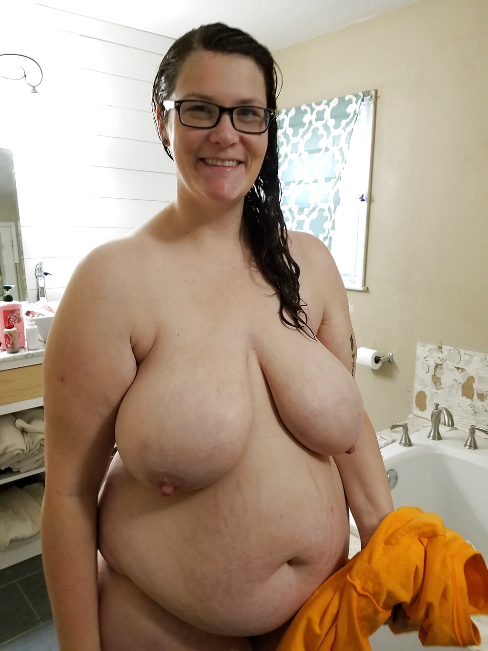 Bbw Wife Shower Pics 18 202 Immagini