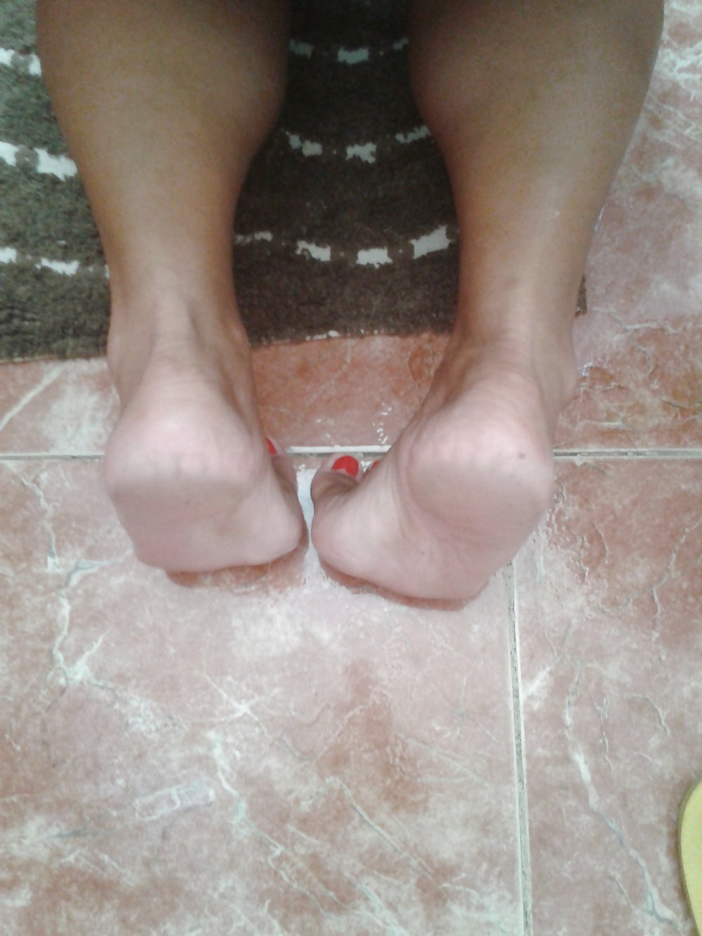 XXX latina feet