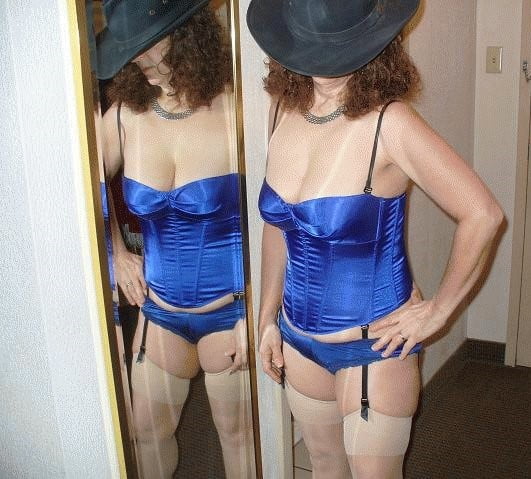 Sexy matures in blue - 58 Photos 