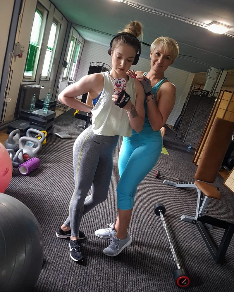 Hot mom Renate over 40YO in hot gym outfit.