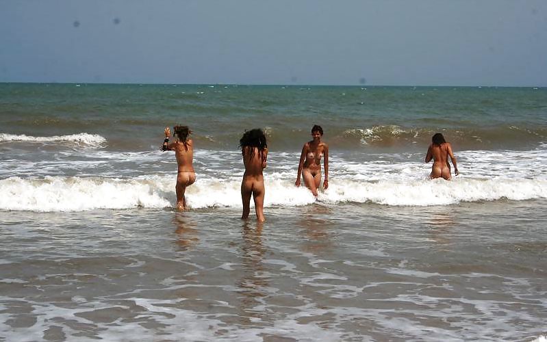 XXX Beach Girls