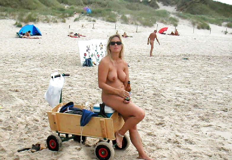 XXX Naked beach 7.