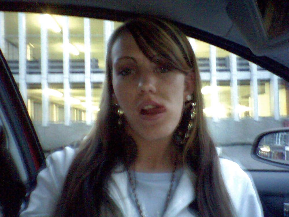 XXX Sie machts sichs im Auto