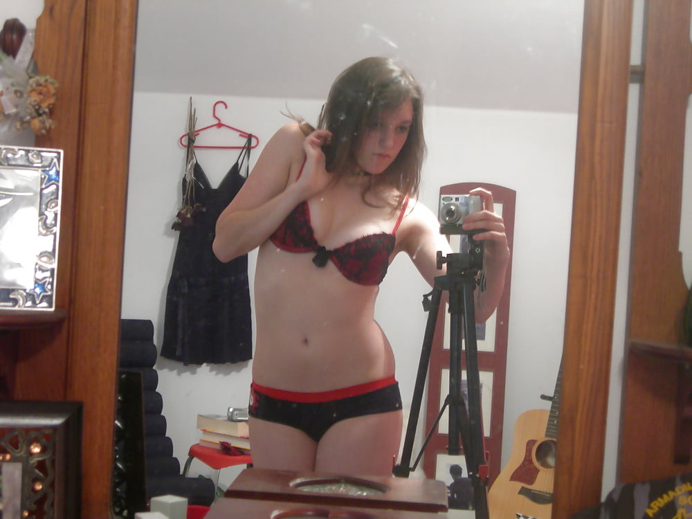 XXX nerdy girl takes naked photos strip amateur