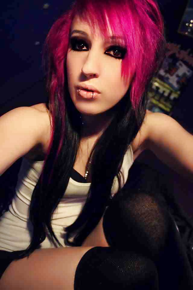 XXX sexy little emo chick