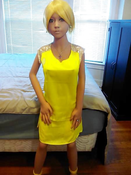 XXX Nina's yellow dress