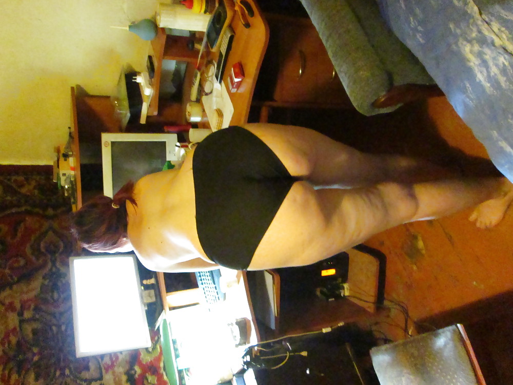 XXX Lili look on the computer xHamster