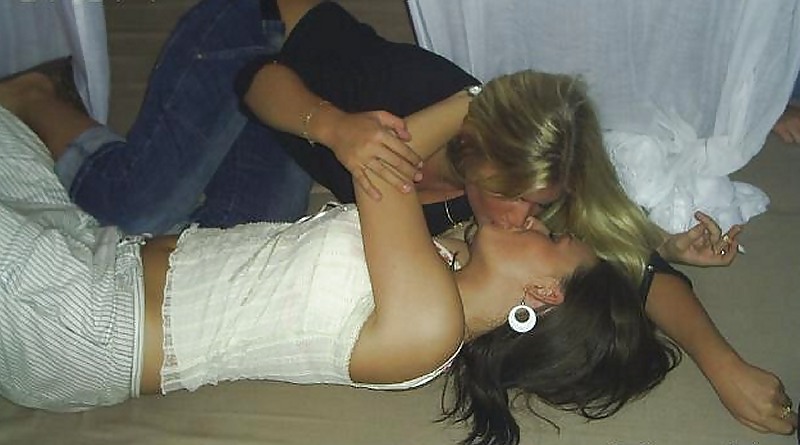 XXX World of Lesbian Kisses - Denmark