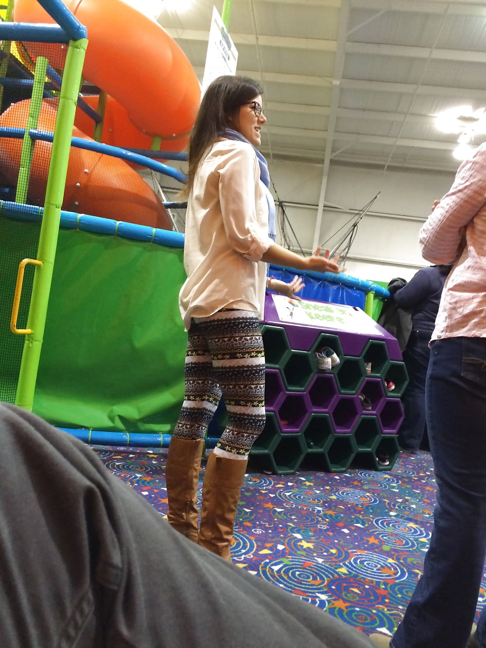 XXX Beautiful Tennessee MILF with glasses