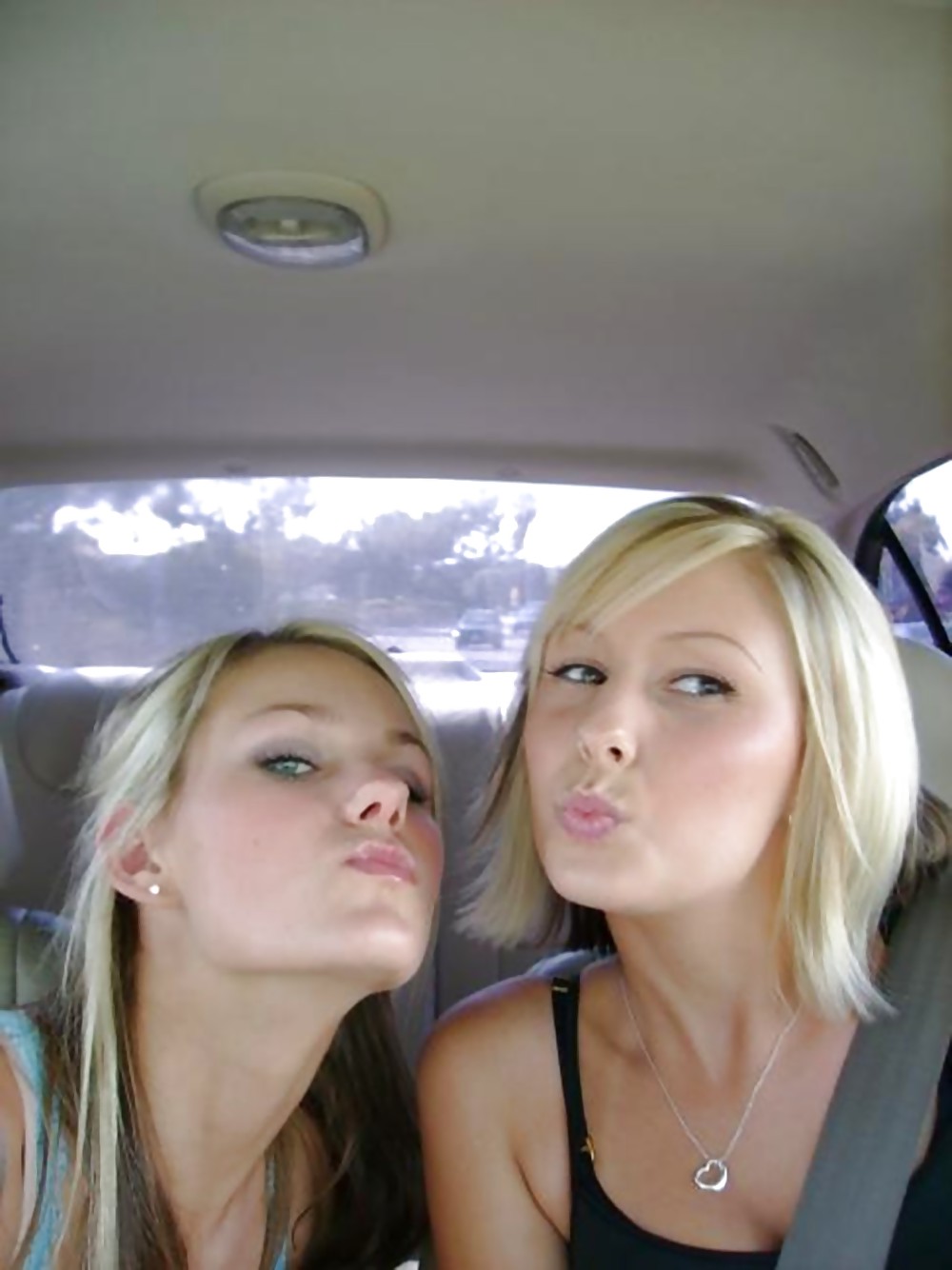 XXX Pretty Amateur Typhanie 1