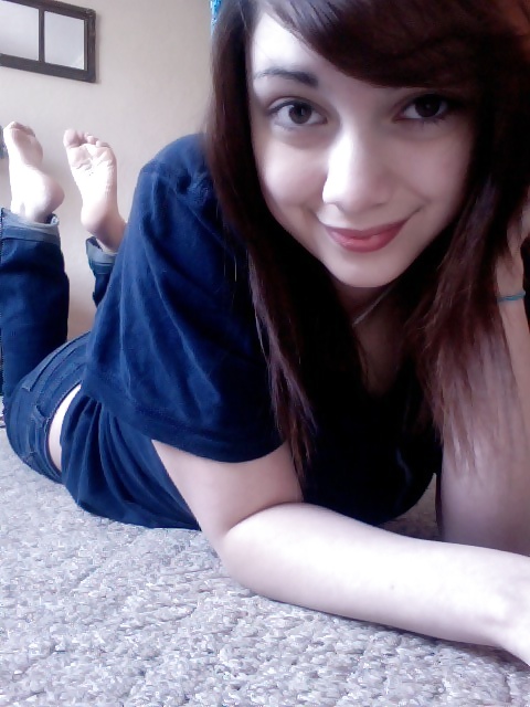 XXX young teen feet ayak