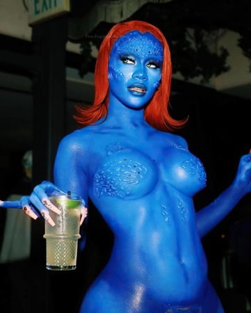 that s a great mystique cosplay         